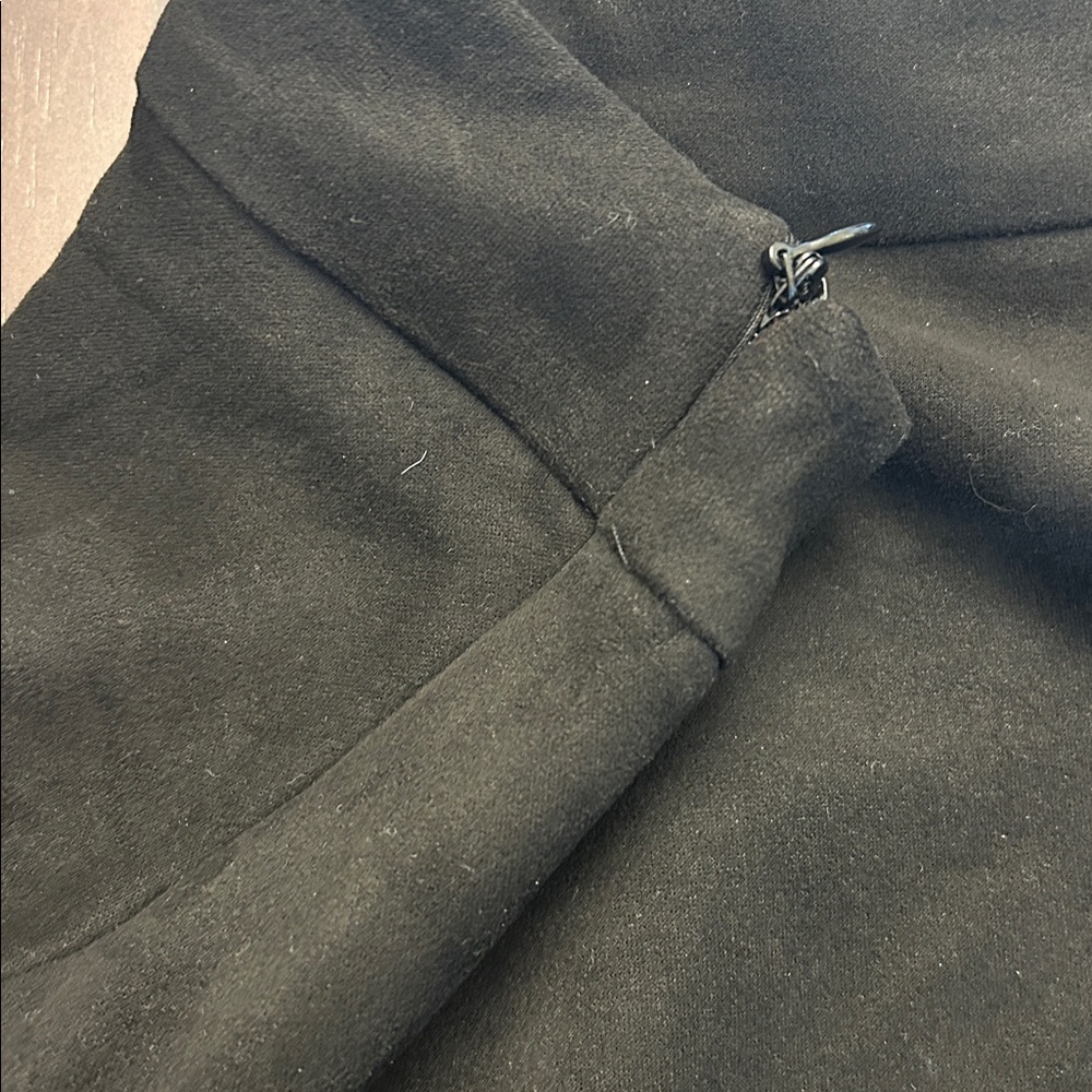 Elegant Black Skater Skirt - Picture 3 of 3